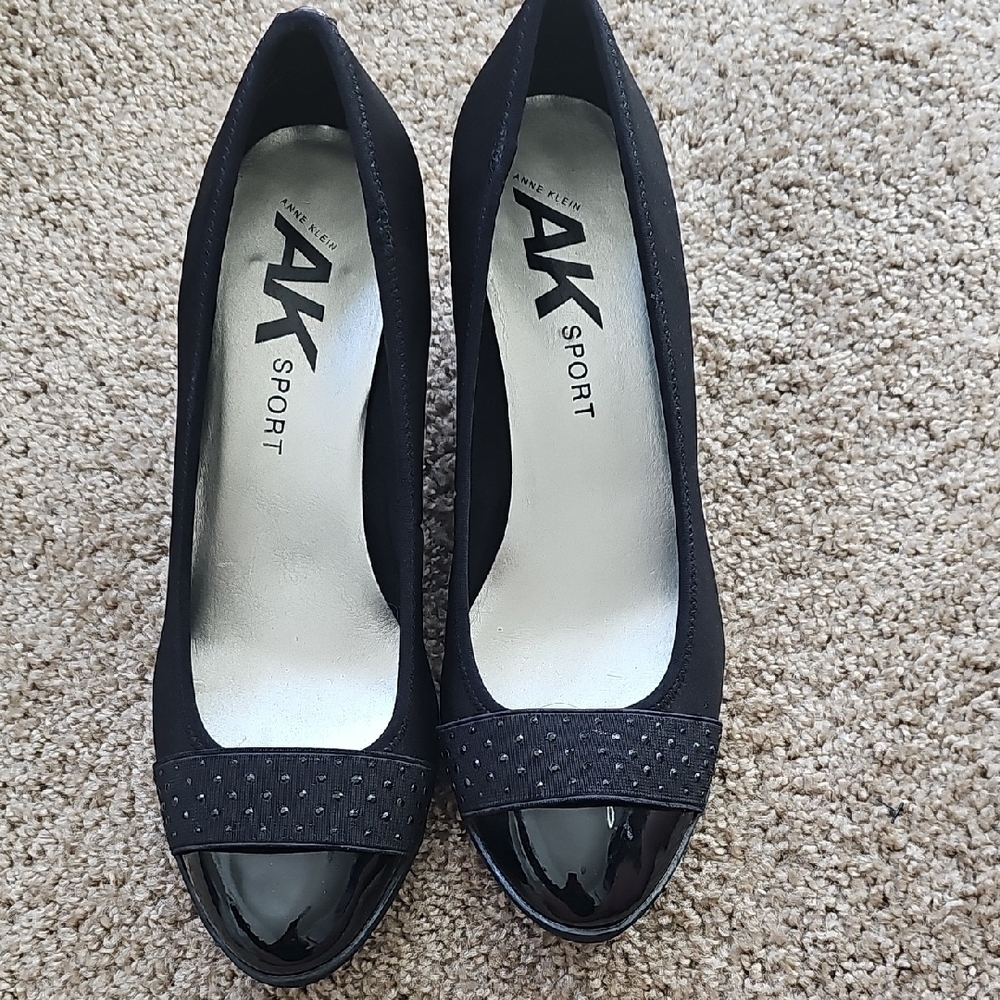Anne Klein Women's Black Wedge Heels with‎ Glossy Toe Size 11